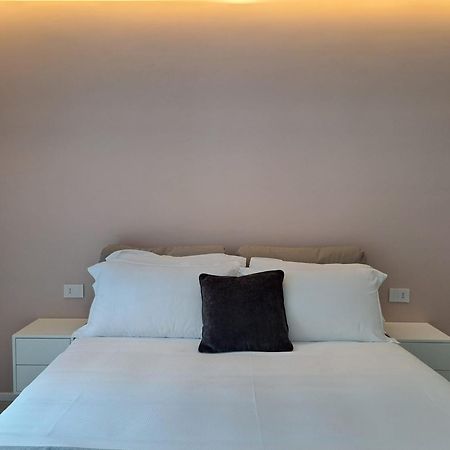 Lario Suite Apartments By Quokka 360 - With Parking Next To Como City Bagian luar foto
