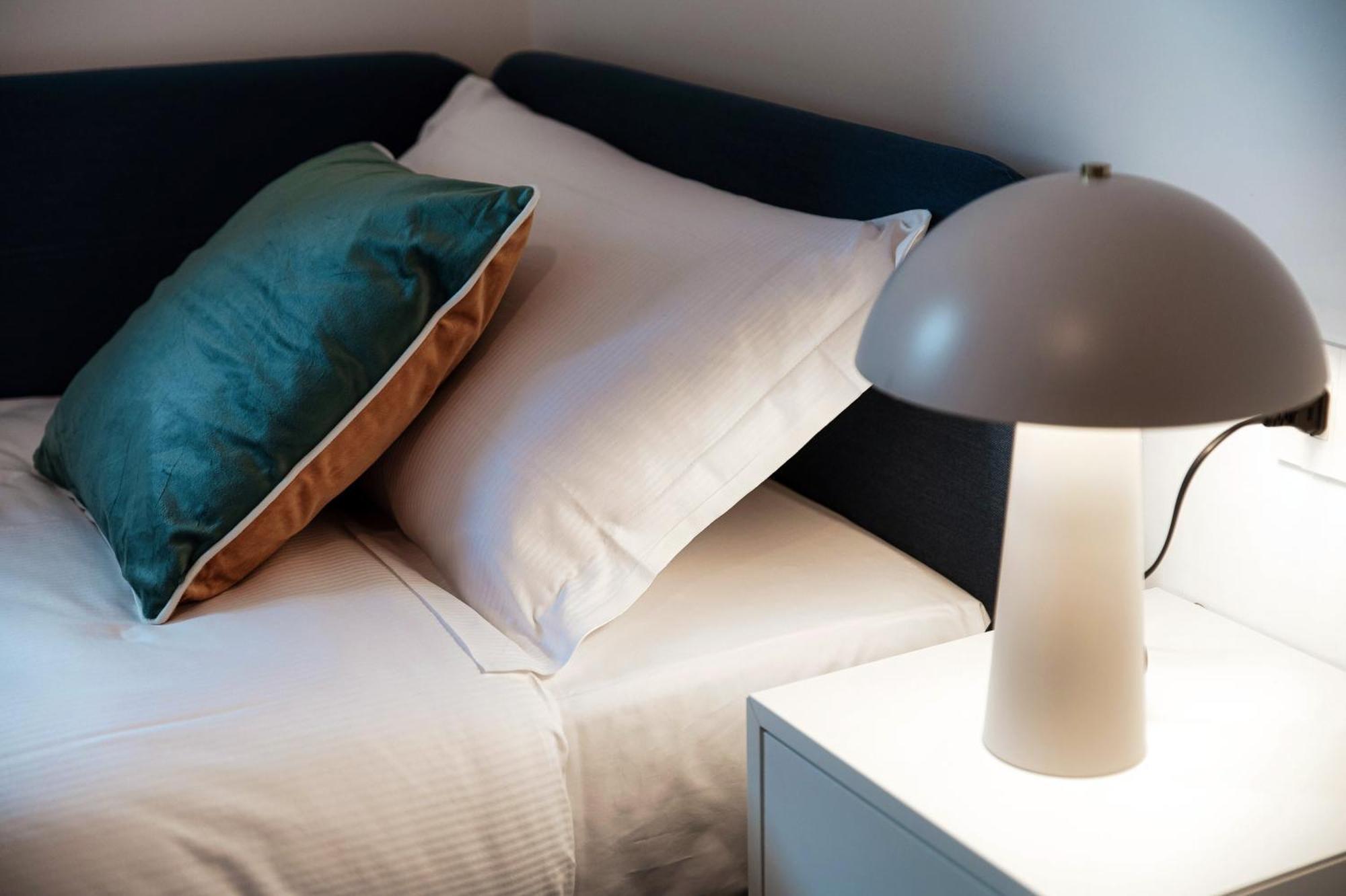 Lario Suite Apartments By Quokka 360 - With Parking Next To Como City Bagian luar foto