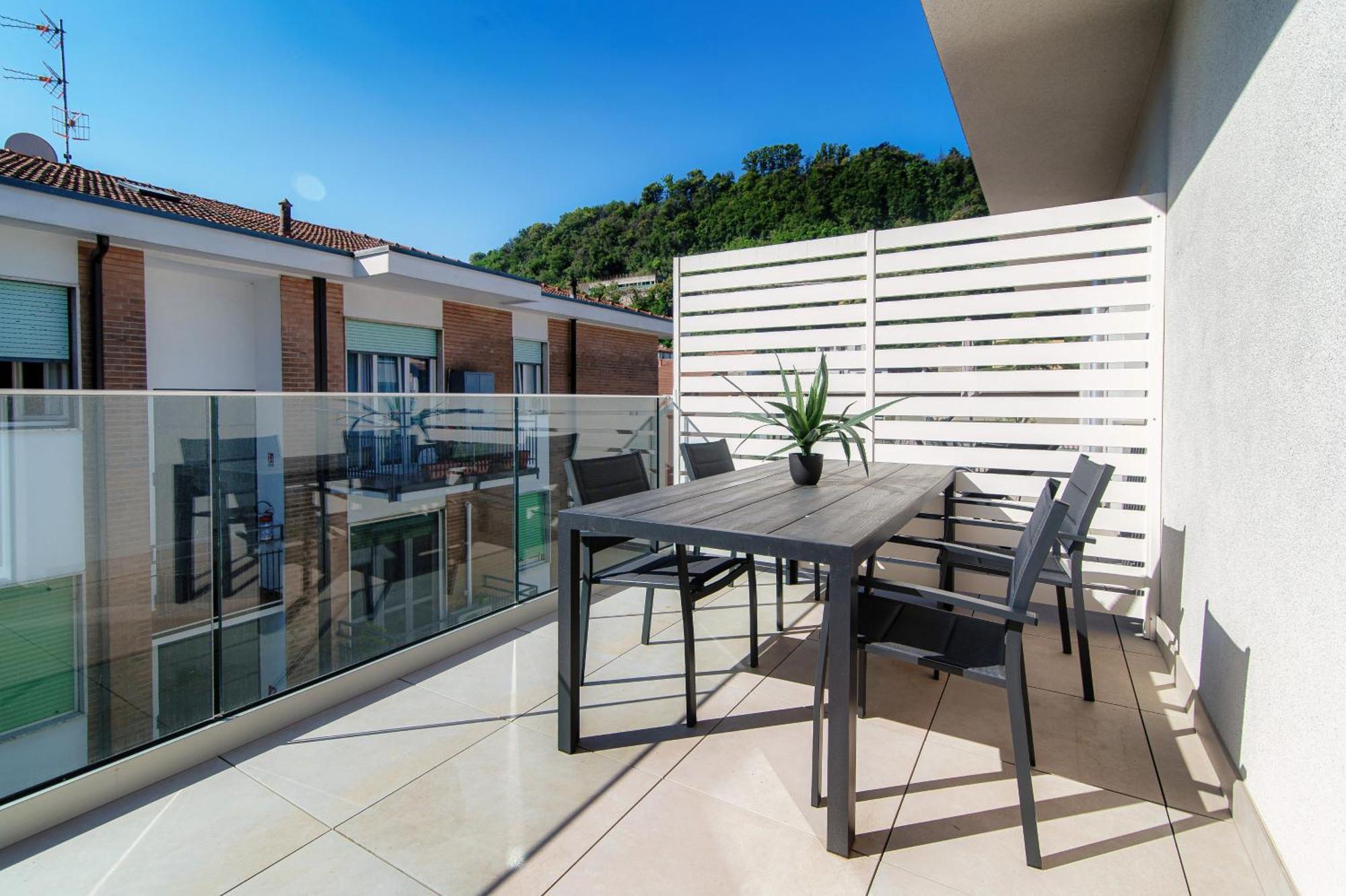 Lario Suite Apartments By Quokka 360 - With Parking Next To Como City Bagian luar foto