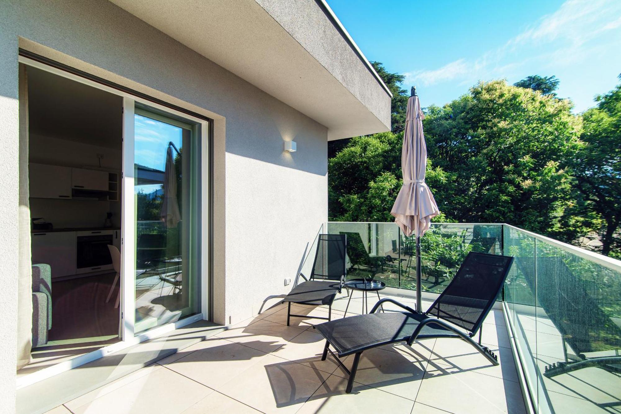 Lario Suite Apartments By Quokka 360 - With Parking Next To Como City Bagian luar foto