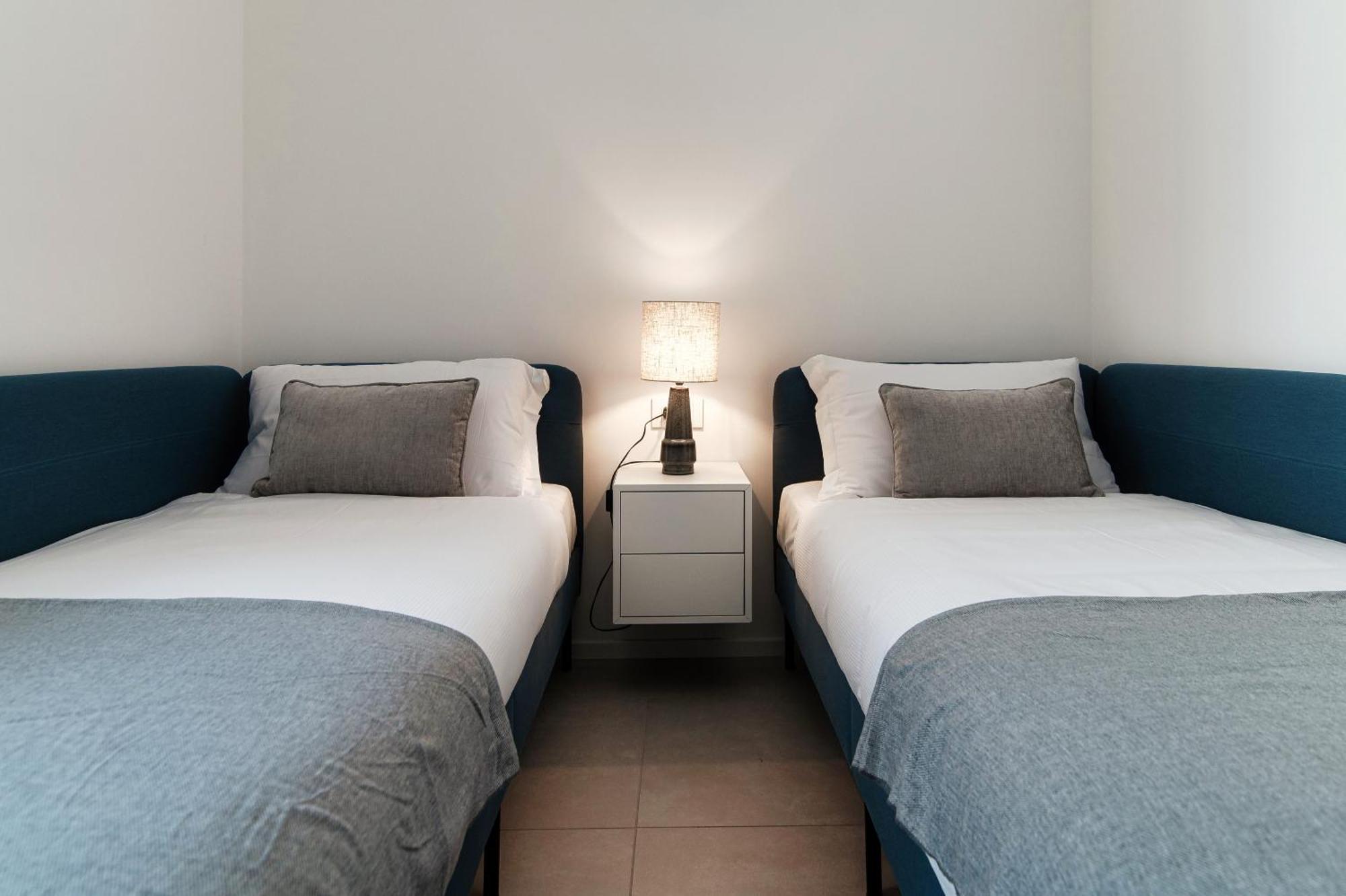 Lario Suite Apartments By Quokka 360 - With Parking Next To Como City Bagian luar foto