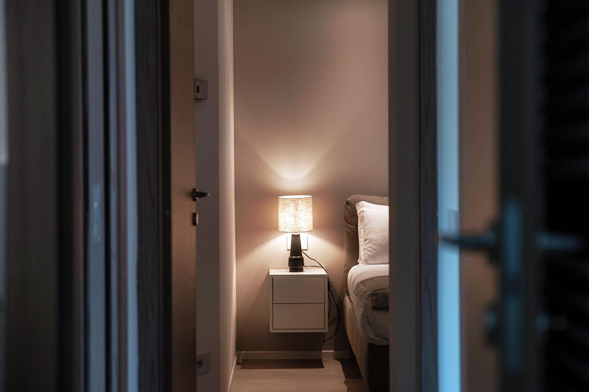 Lario Suite Apartments By Quokka 360 - With Parking Next To Como City Bagian luar foto
