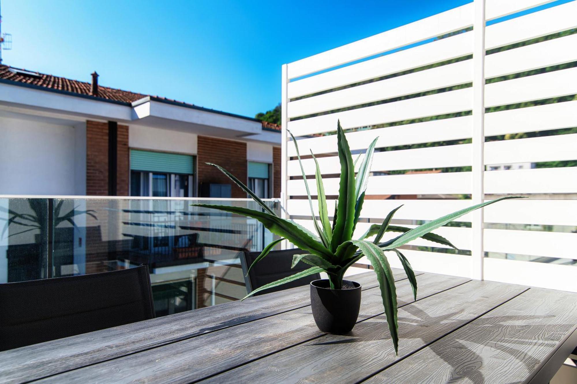 Lario Suite Apartments By Quokka 360 - With Parking Next To Como City Bagian luar foto
