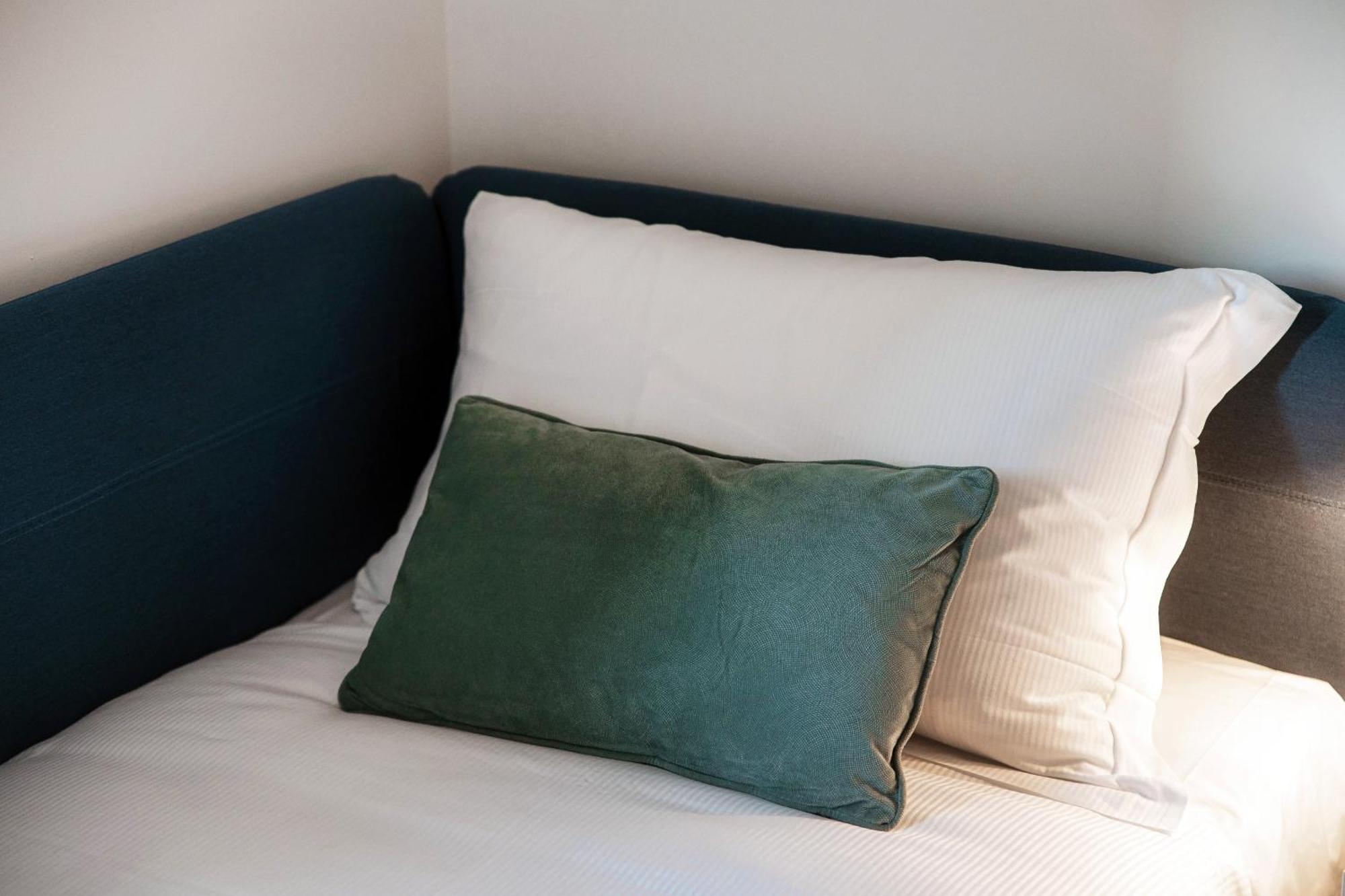 Lario Suite Apartments By Quokka 360 - With Parking Next To Como City Bagian luar foto