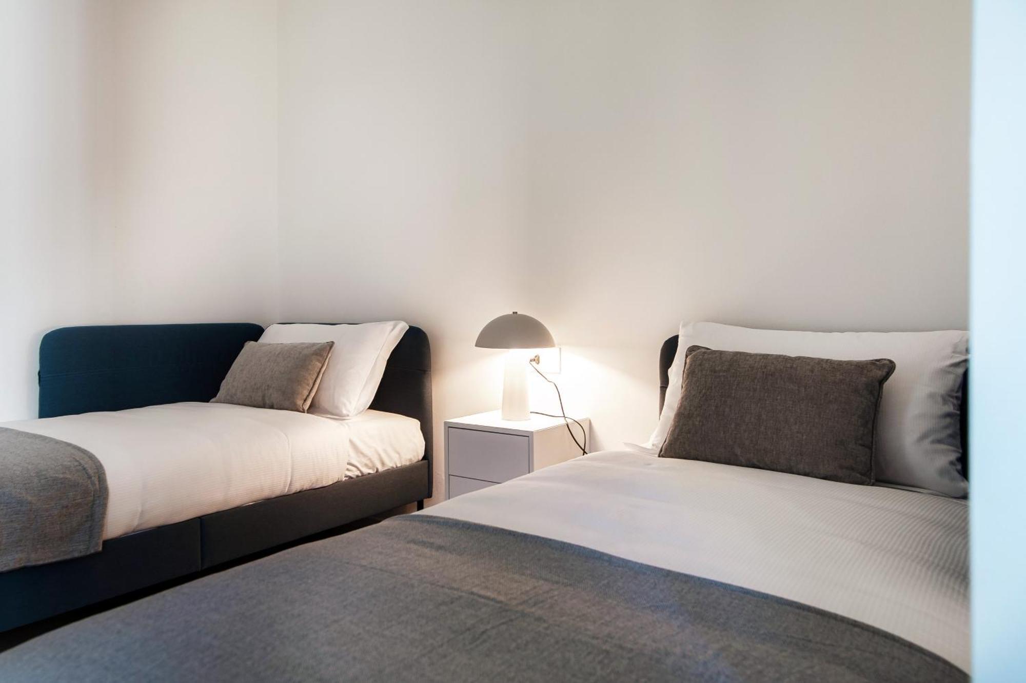 Lario Suite Apartments By Quokka 360 - With Parking Next To Como City Bagian luar foto