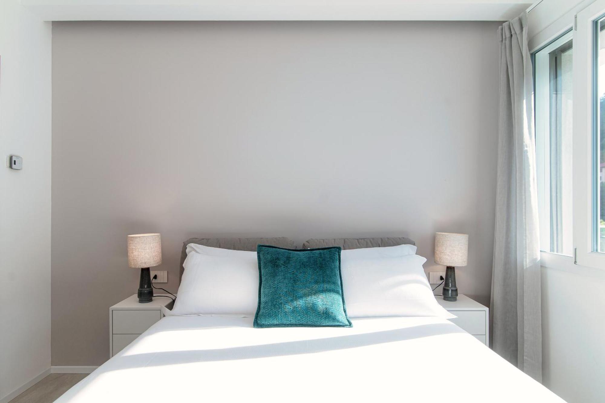 Lario Suite Apartments By Quokka 360 - With Parking Next To Como City Bagian luar foto