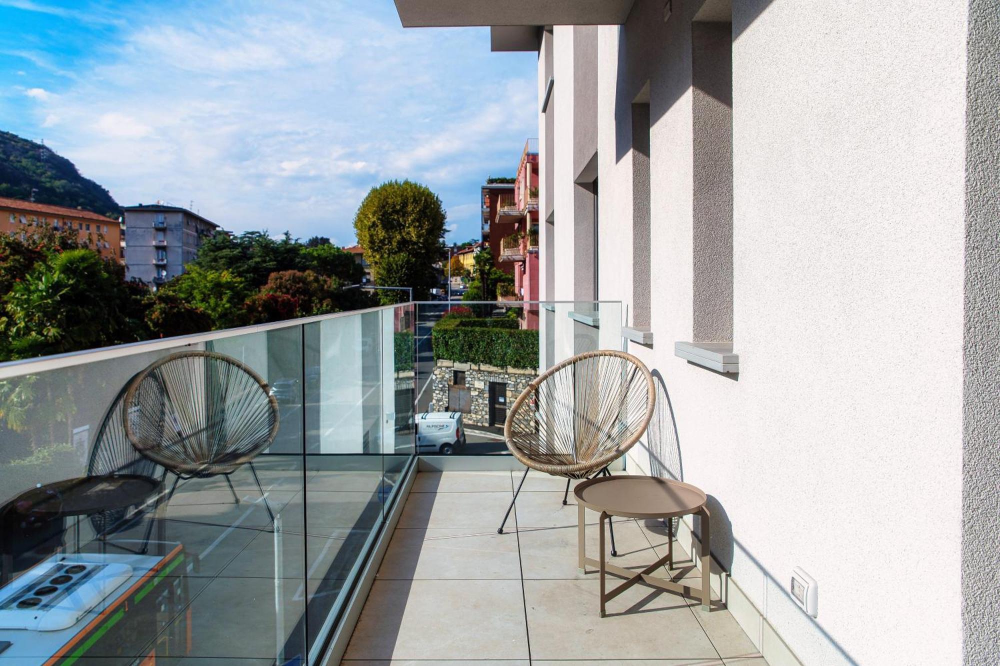 Lario Suite Apartments By Quokka 360 - With Parking Next To Como City Bagian luar foto
